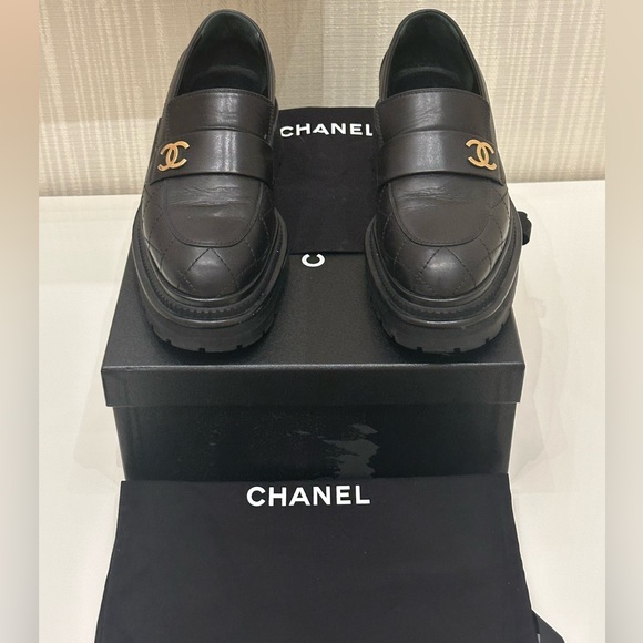 Chanel 23A CC Platform Loafers Black Quilted Leather size 38.5 - Picture 4 of 4